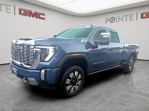 Used 2024 GMC Sierra 2500 Denali w/ Denali Reserve Package AWD/4WD image 3