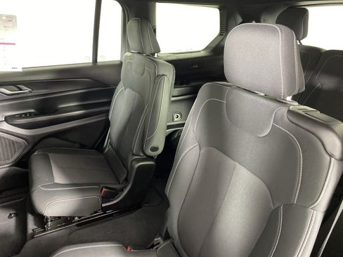 Used 2024 Jeep Grand Cherokee L Laredo w/ Luxury Tech Group I AWD/4WD image 32