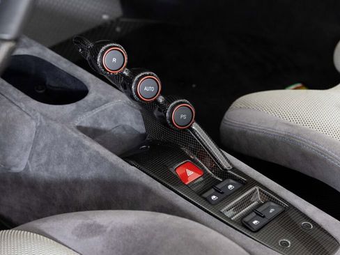 Used 2015 Ferrari 458 Speciale A image 29