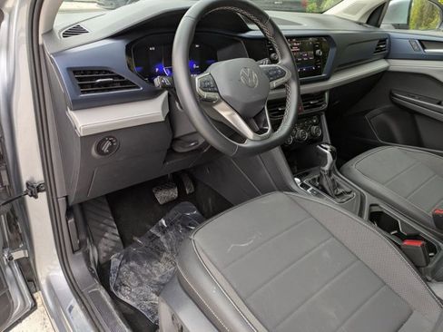 Used 2024 Volkswagen Taos SE image 5