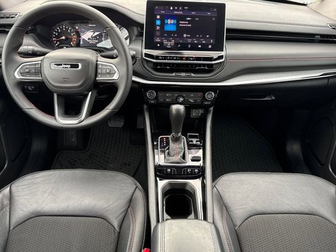 Used 2024 Jeep Compass Trailhawk image 14