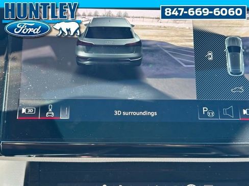 Used 2024 Audi Q8 e-tron Prestige image 30