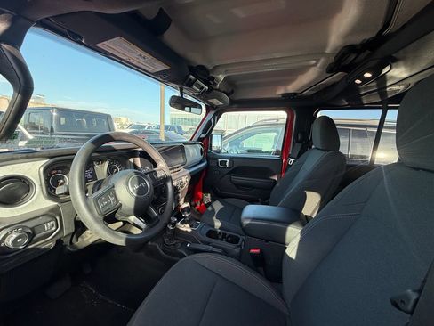 Used 2025 Jeep Wrangler Unlimited Sport AWD/4WD image 5