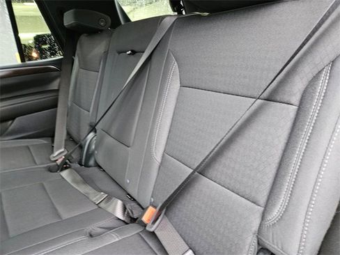 Used 2024 GMC Yukon SLE image 13