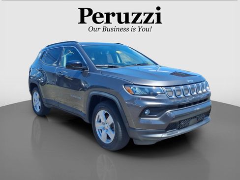 Used 2022 Jeep Compass Latitude w/ Sun and Sound Group AWD/4WD image 1