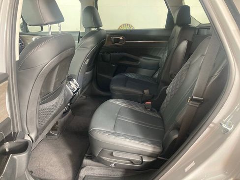 Certified 2023 Kia Sorento SX Prestige image 13