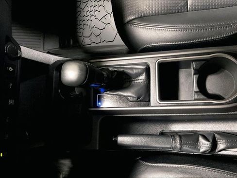 Certified 2022 Toyota Tacoma TRD Off-Road image 43