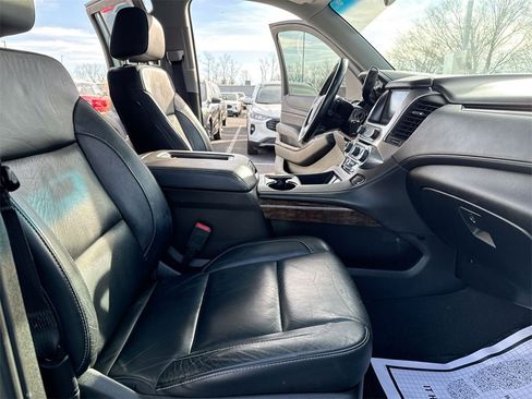 Used 2019 Chevrolet Suburban LT image 22