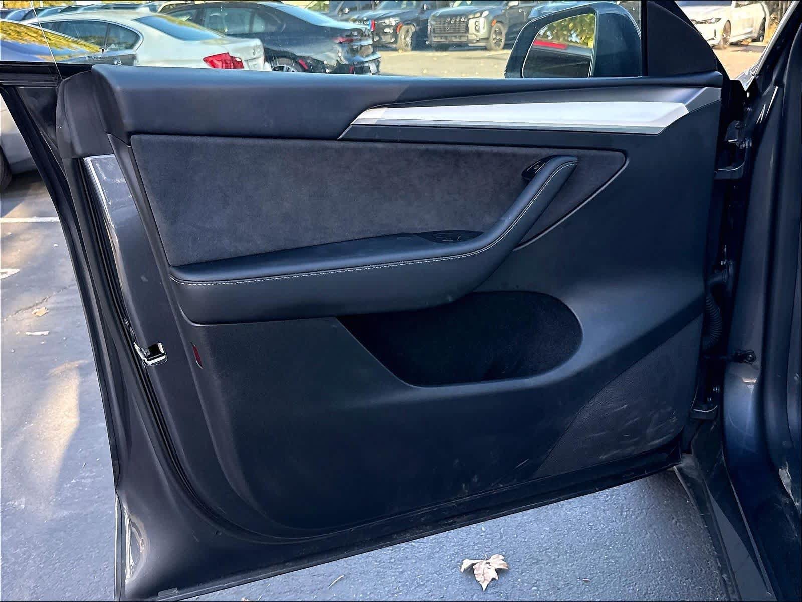 Used 2023 Tesla Model Y AWD image 19