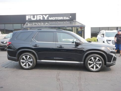Used 2024 Honda Pilot Elite image 1