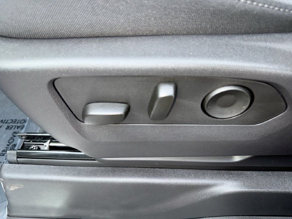 Used 2025 Chevrolet Silverado 1500 RST RWD image 14