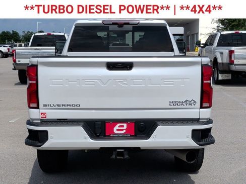 Used 2025 Chevrolet Silverado 2500 High Country w/ Technology Package AWD/4WD image 7