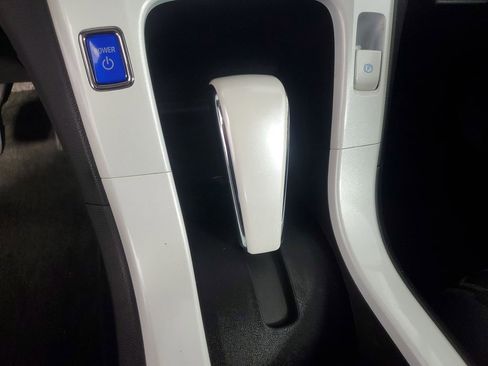 Used 2013 Chevrolet Volt FWD image 17
