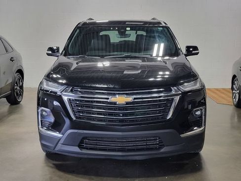 Certified 2023 Chevrolet Traverse LT w/ LT Premium Package AWD/4WD image 3