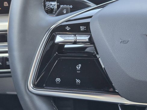 Used 2025 Cadillac Lyriq Luxury image 26