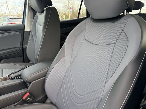 New 2026 Volkswagen Tiguan SE image 9