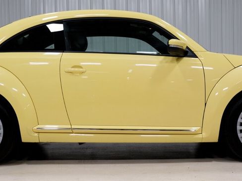 Used 2015 Volkswagen Beetle 1.8T FWD image 14