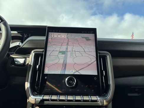 Used 2026 GMC Yukon Denali Ultimate w/ LPO, Floor Liner Package image 32