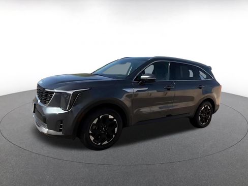 Used 2024 Kia Sorento S FWD image 6