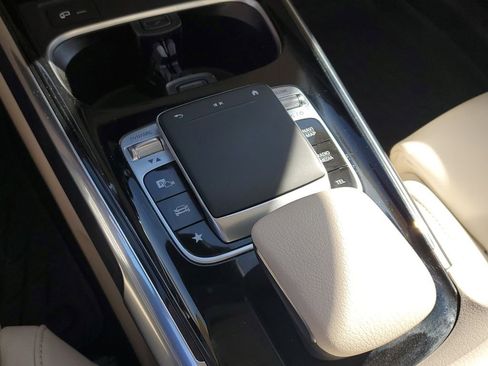 Used 2020 Mercedes-Benz GLB 250 4MATIC image 37