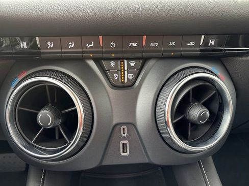 Used 2023 Chevrolet Blazer LT image 10