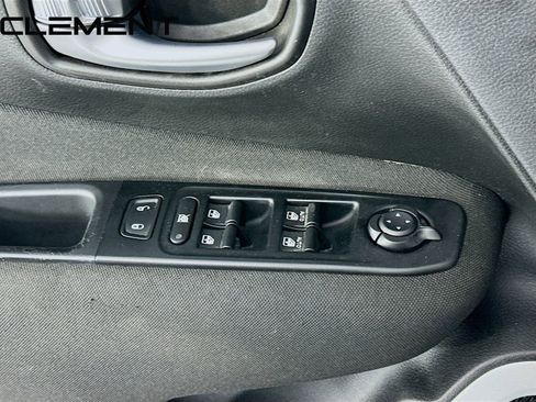 Used 2020 Jeep Renegade Latitude w/ Cold Weather Group AWD/4WD image 24