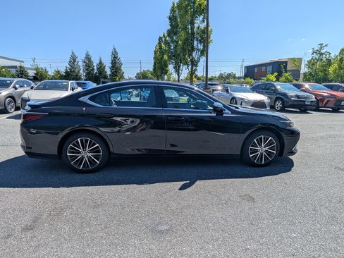 Certified 2025 Lexus ES 350 w/ Premium Package FWD image 2