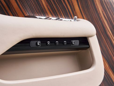 Used 2014 Rolls-Royce Wraith image 34