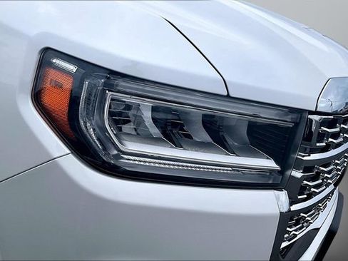 Used 2022 GMC Acadia Denali w/ Denali Ultimate Package AWD/4WD image 30
