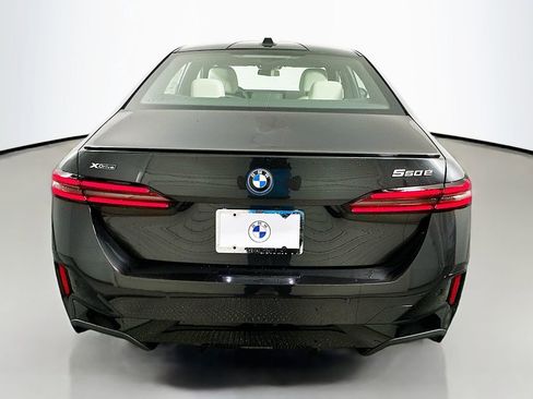 New 2026 BMW 550e xDrive image 6