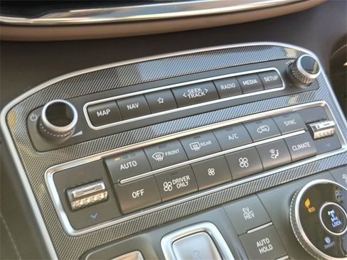 Used 2023 Hyundai Santa Fe Limited image 27