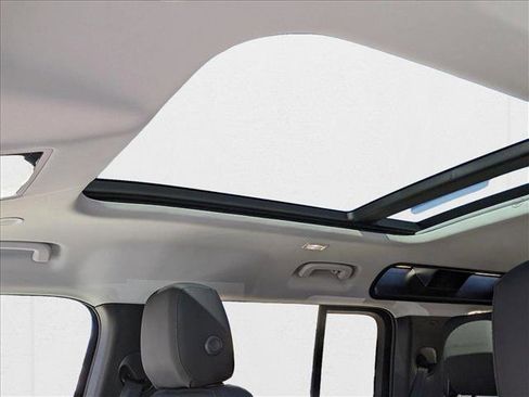 New 2025 Land Rover Defender 110 S image 15