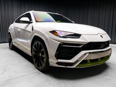 Used 2022 Lamborghini Urus image 17