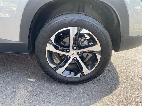 Used 2024 Chevrolet Trax RS w/ Driver Confidence Package FWD image 9