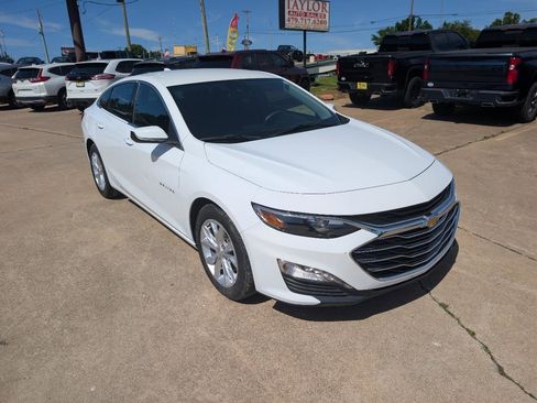 Used 2023 Chevrolet Malibu LT FWD image 3