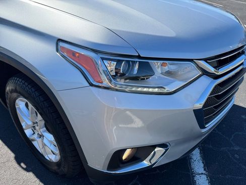 Used 2021 Chevrolet Traverse LT image 28