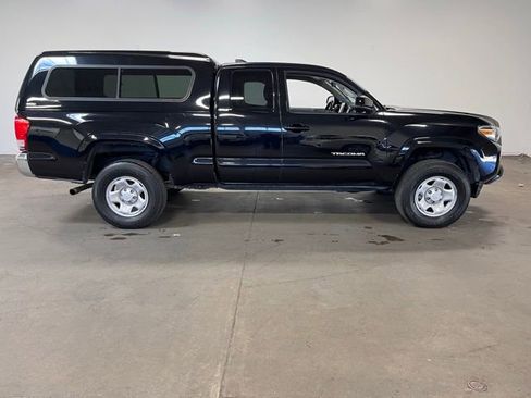 Used 2016 Toyota Tacoma SR5 image 2
