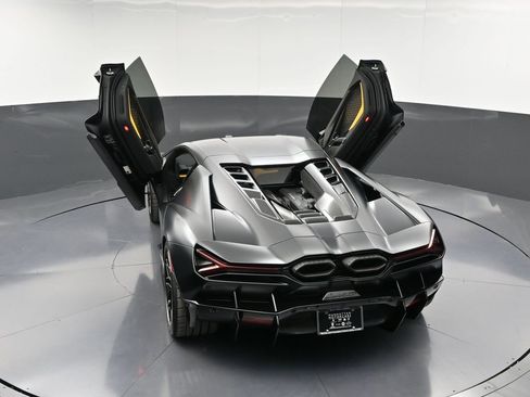 Used 2024 Lamborghini Revuelto AWD/4WD image 33