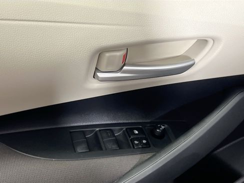 Used 2021 Toyota Corolla LE FWD image 16