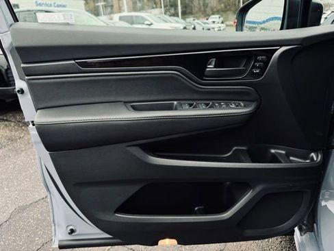 New 2026 Honda Odyssey Touring image 14
