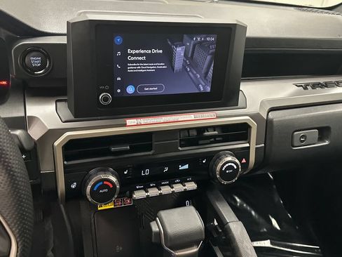 Used 2025 Toyota Tacoma SR5 AWD/4WD image 12