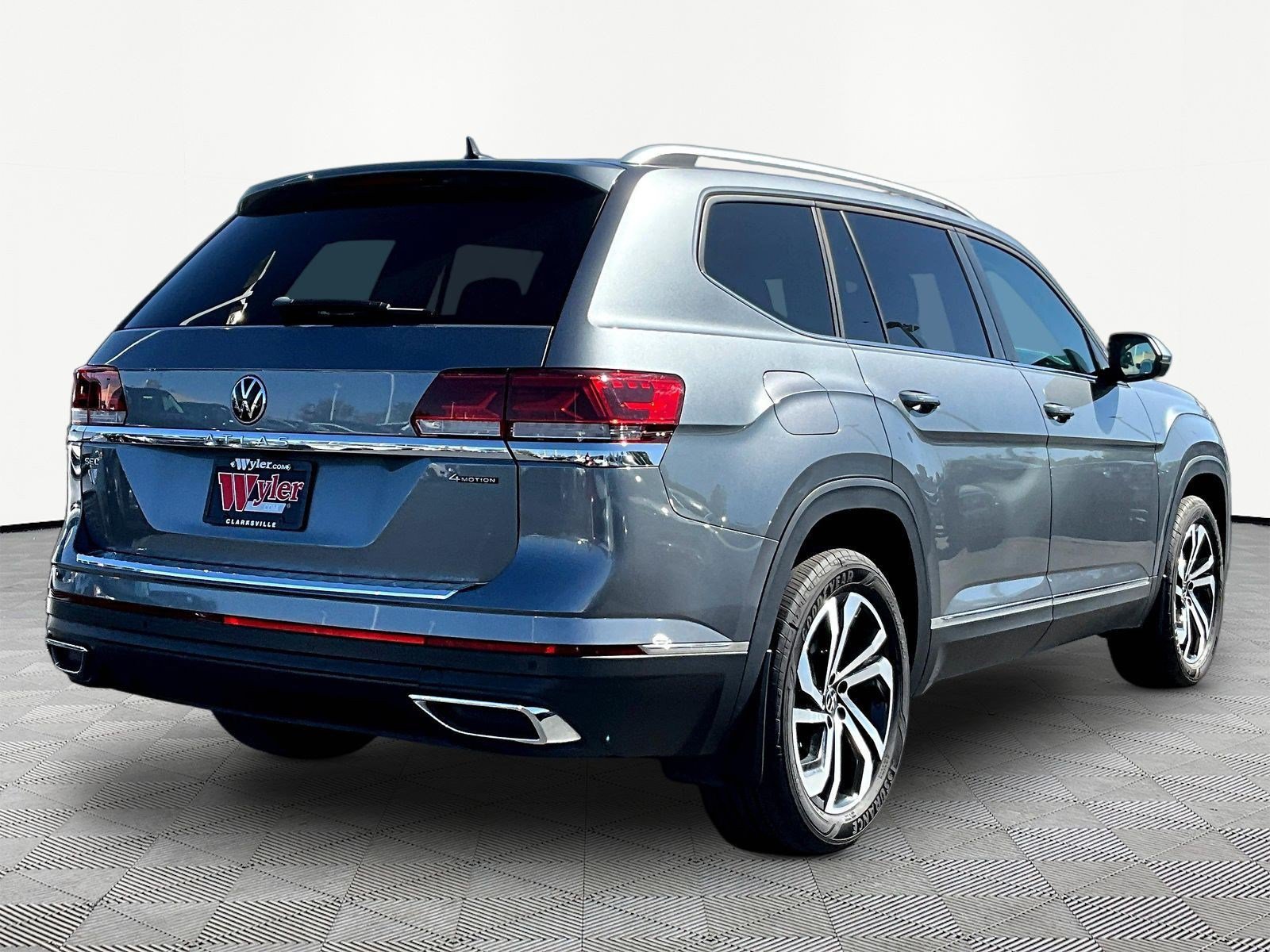 Used 2023 Volkswagen Atlas SEL AWD/4WD image 6