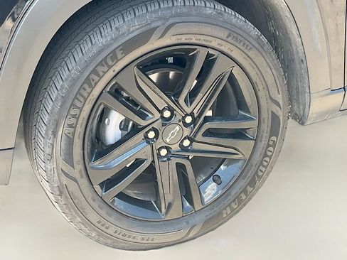 Used 2025 Chevrolet Trax ACTIV w/ Driver Confidence Package FWD image 32
