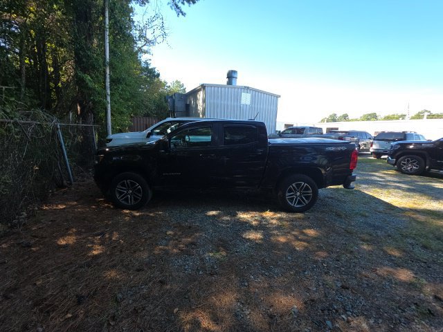 Used 2021 Chevrolet Colorado W/T w/ Custom Special Edition AWD/4WD image 3