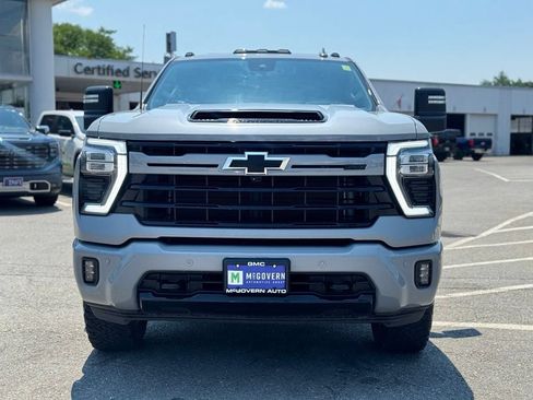 Used 2024 Chevrolet Silverado 2500 LTZ w/ LTZ Plus Package AWD/4WD image 9