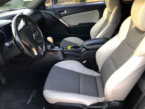 Used 2013 Hyundai Genesis 2.0T image 14