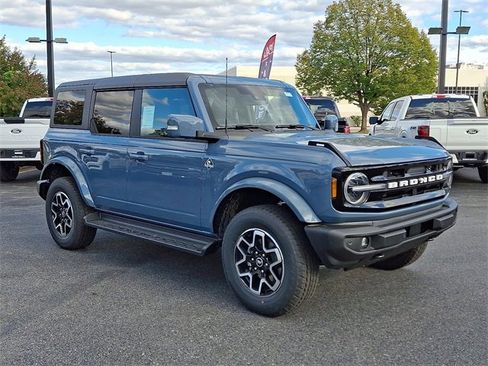 New 2025 Ford Bronco Outer Banks image 2