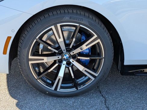 New 2026 BMW 530i xDrive w/ M Sport Package image 10