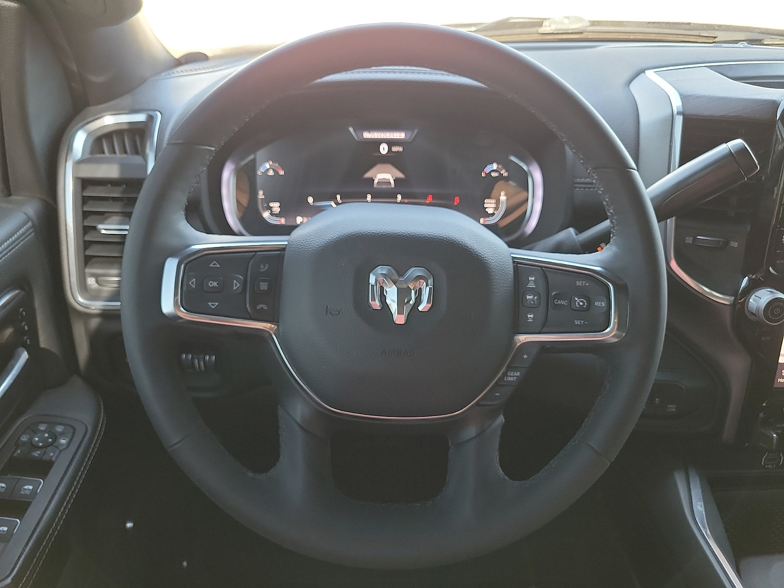 Used 2025 RAM 3500 Laramie AWD/4WD image 19