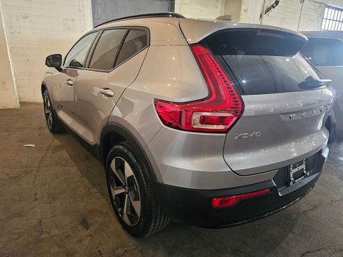Certified 2026 Volvo XC40 B5 Core w/ Climate Package AWD/4WD image 2